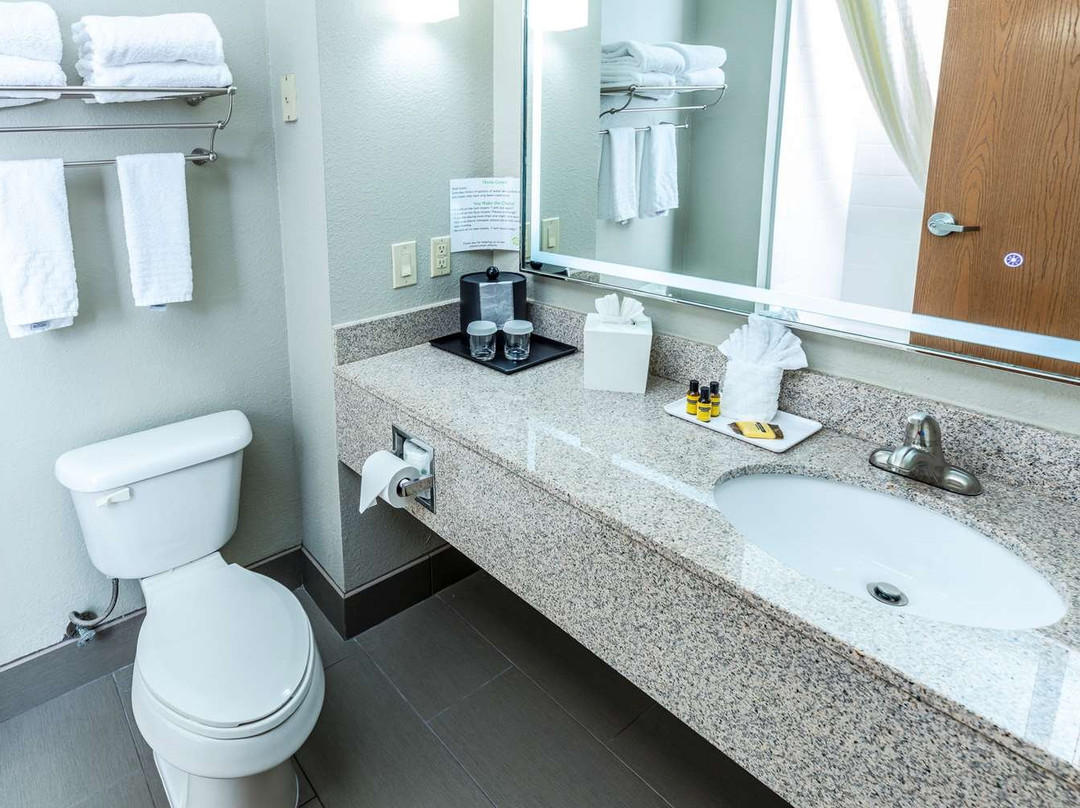 Best Western Plus Denton Inn & Suites主图