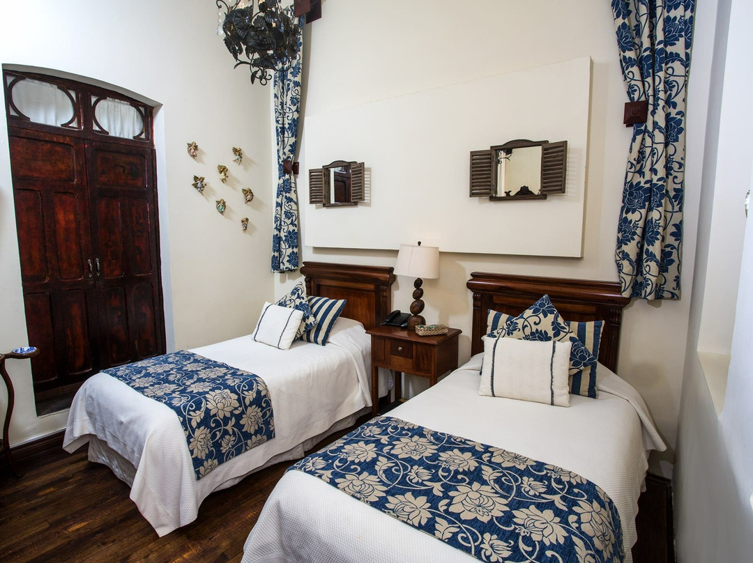 Roka Plaza Hotel Boutique主图