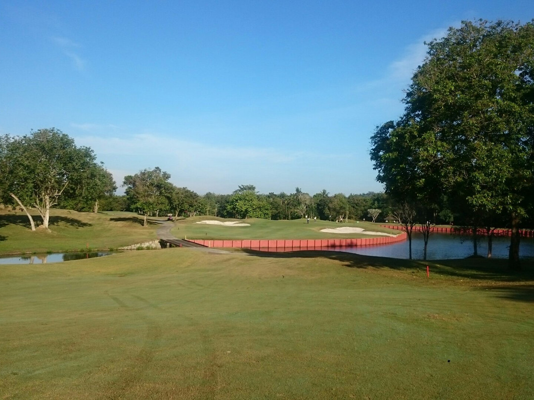 Staffield's Golf Course-Mantin必去景点