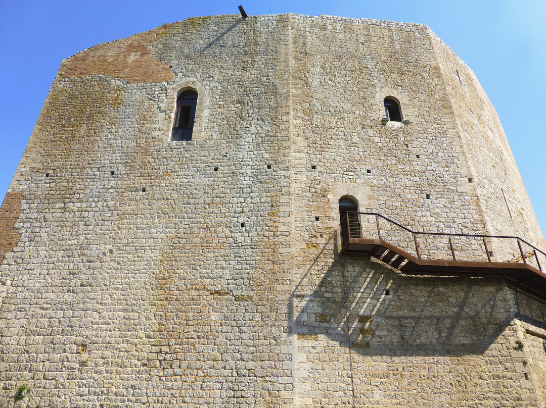 Fortress of Tentennano景点图片