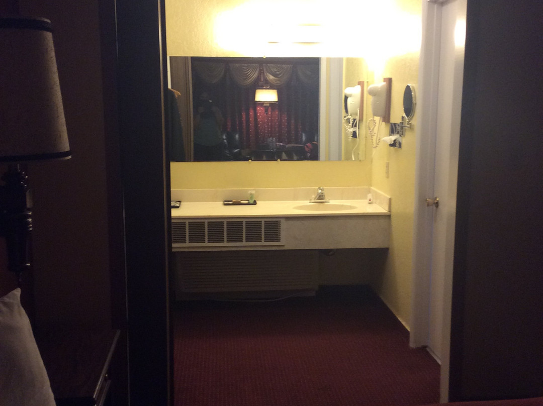 Regency Inn and Suites主图