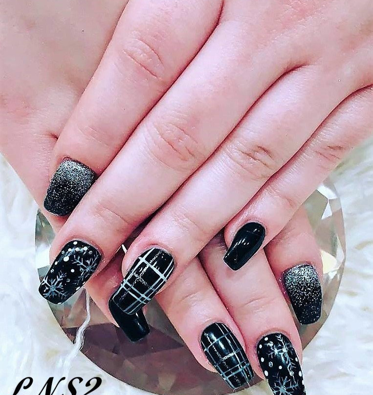 Le’s Nails and Spa II-德斯普兰斯必去景点