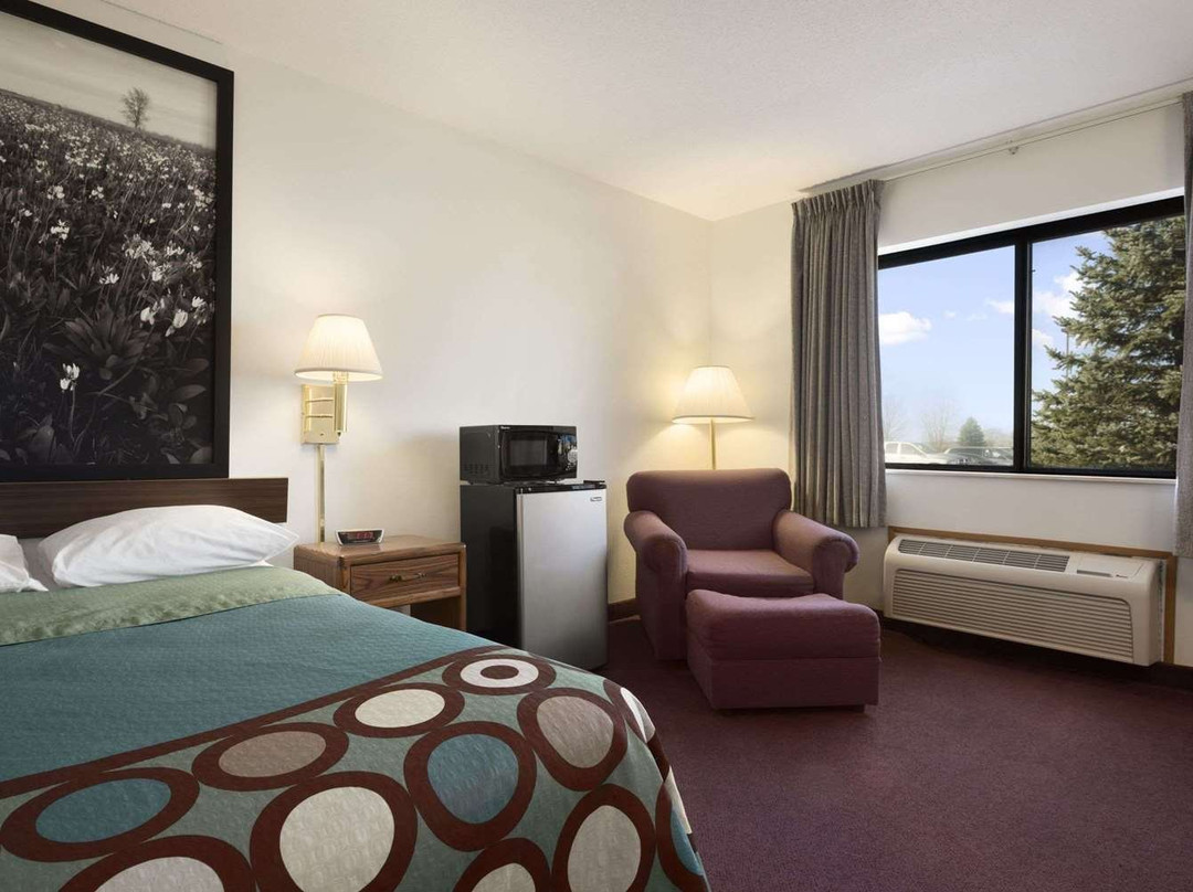 Super 8 by Wyndham Danville主图