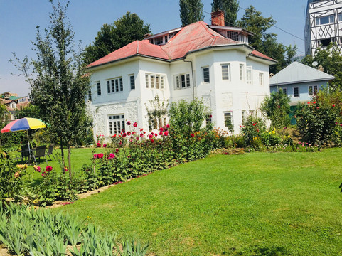 Awantipora酒店住宿-Sukhniketan cottage Srinagar