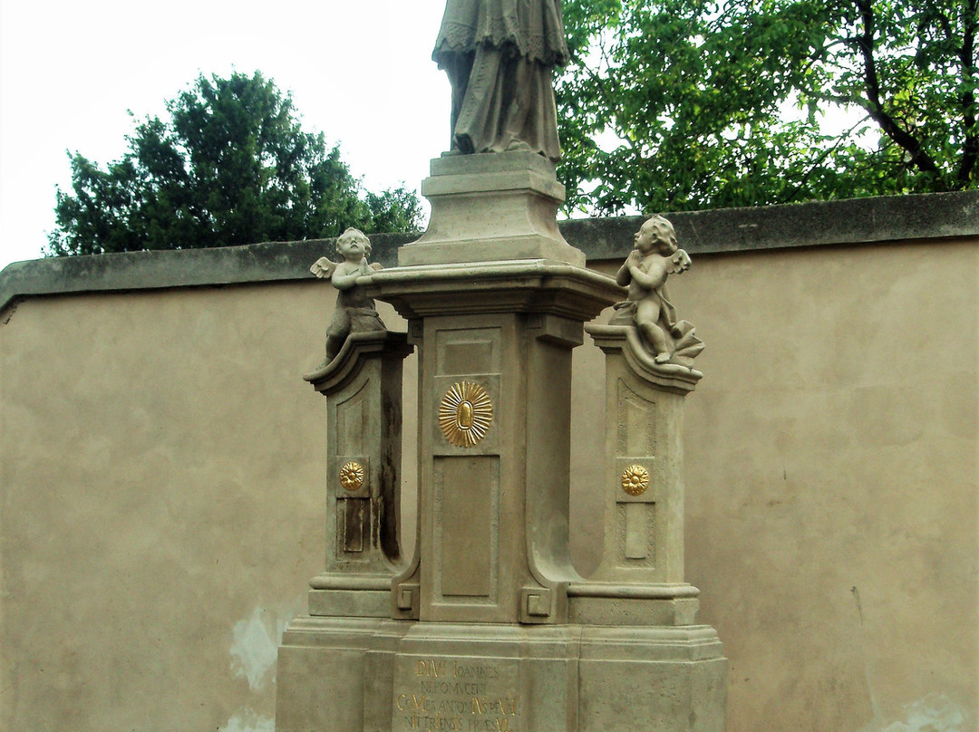 Pohranice旅游景点-Statue of St. John of Nepomuk