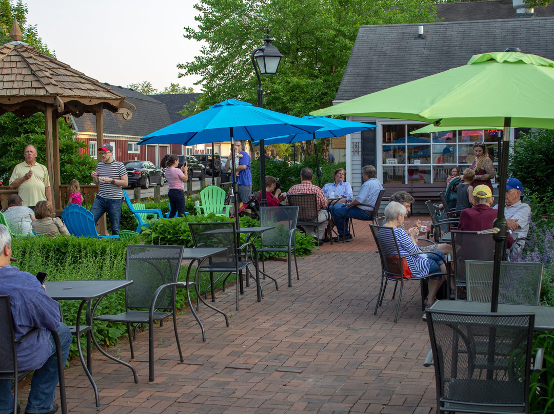 Long Grove餐馆和美食-Covered Bridge Creamery