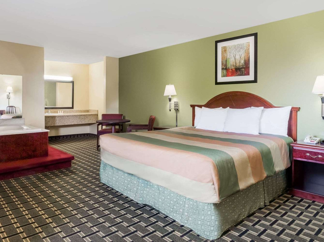 Days Inn by Wyndham Blakely主图