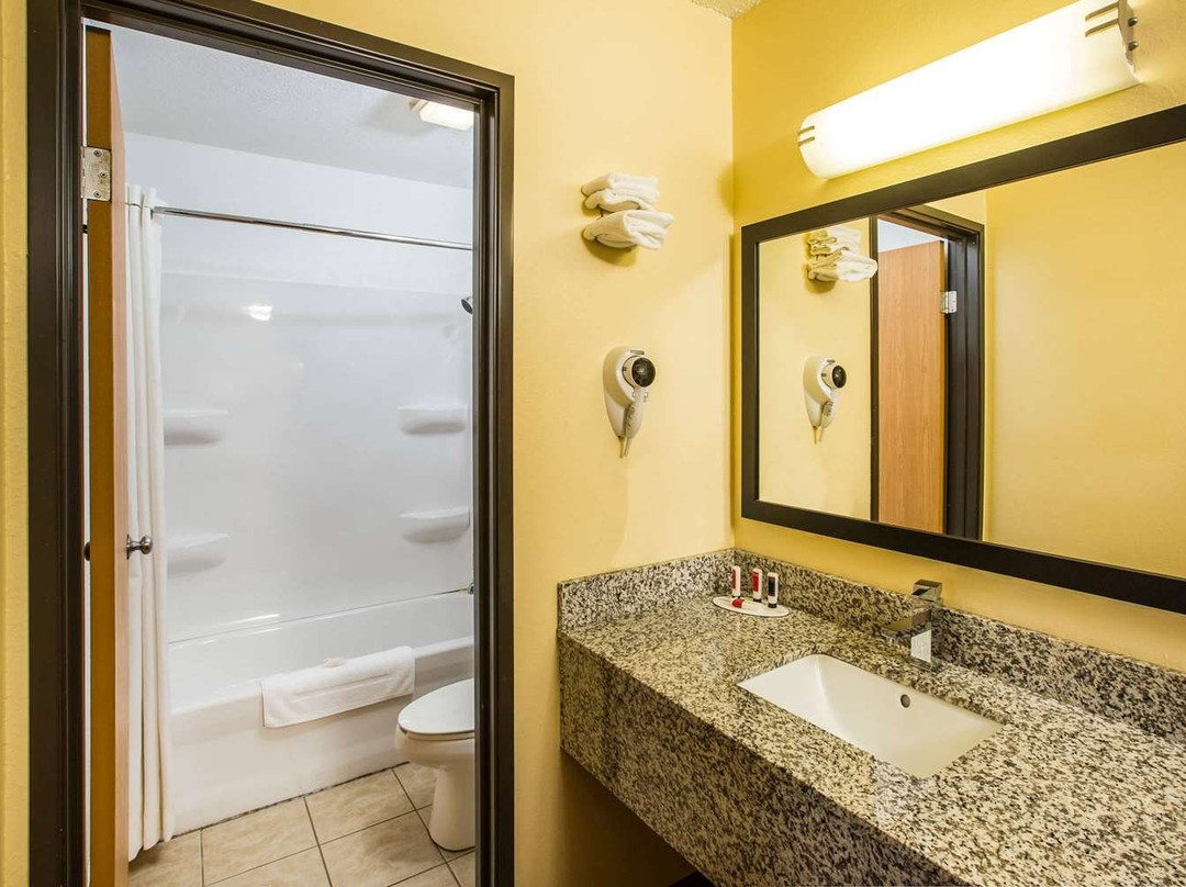 Baymont by Wyndham Cedar Rapids主图