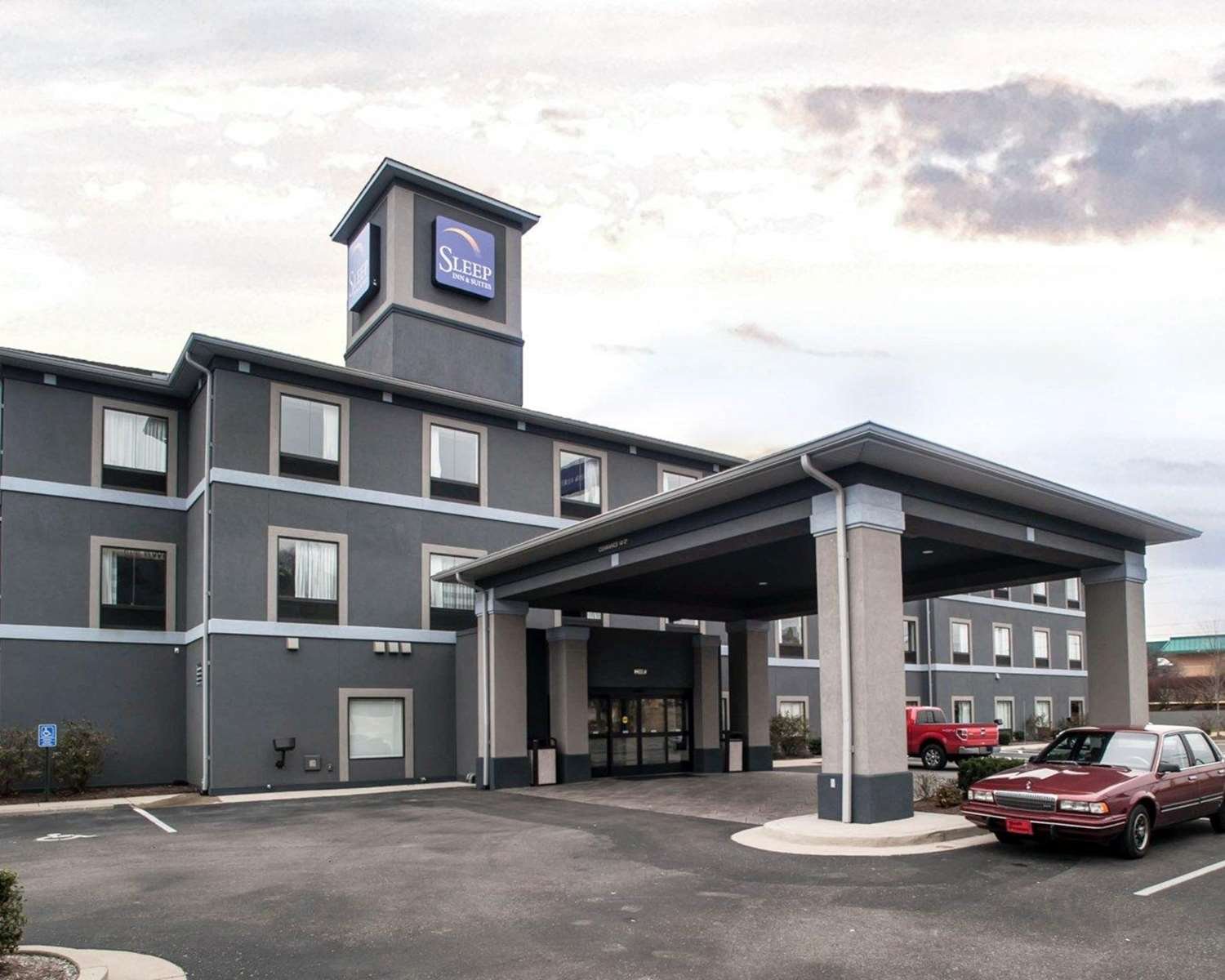 Sleep Inn & Suites-官方
