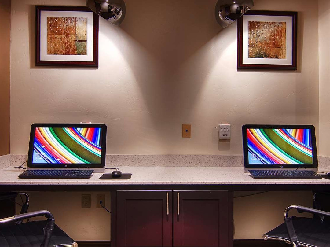 Best Western Lindsay Inn & Suites主图