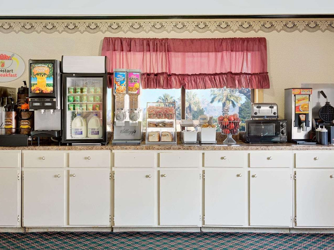 Super 8 by Wyndham Hillsville主图