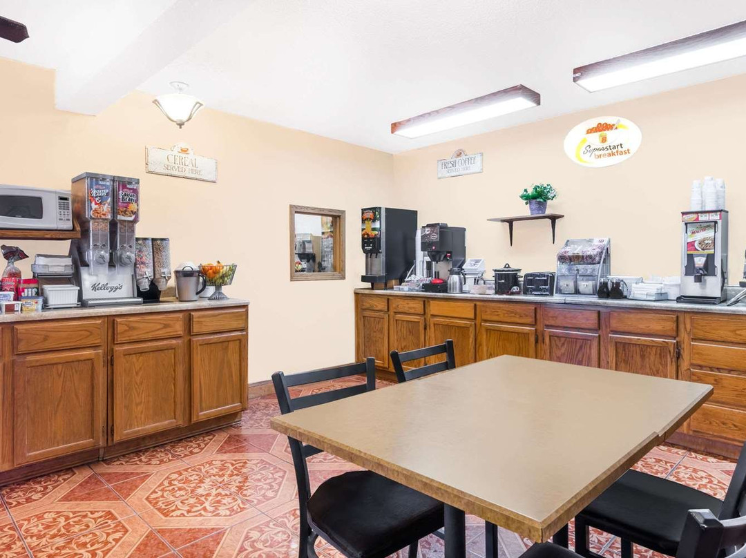 Super 8 by Wyndham Liberal KS主图