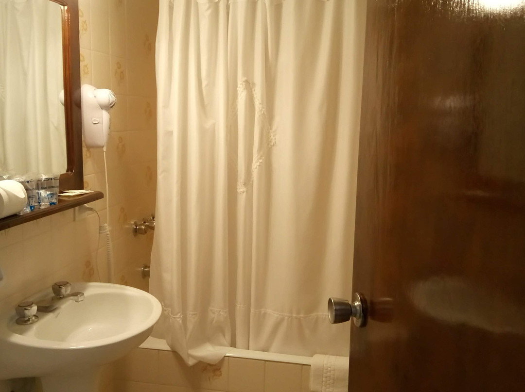 巴里洛切凯煌酒店主图