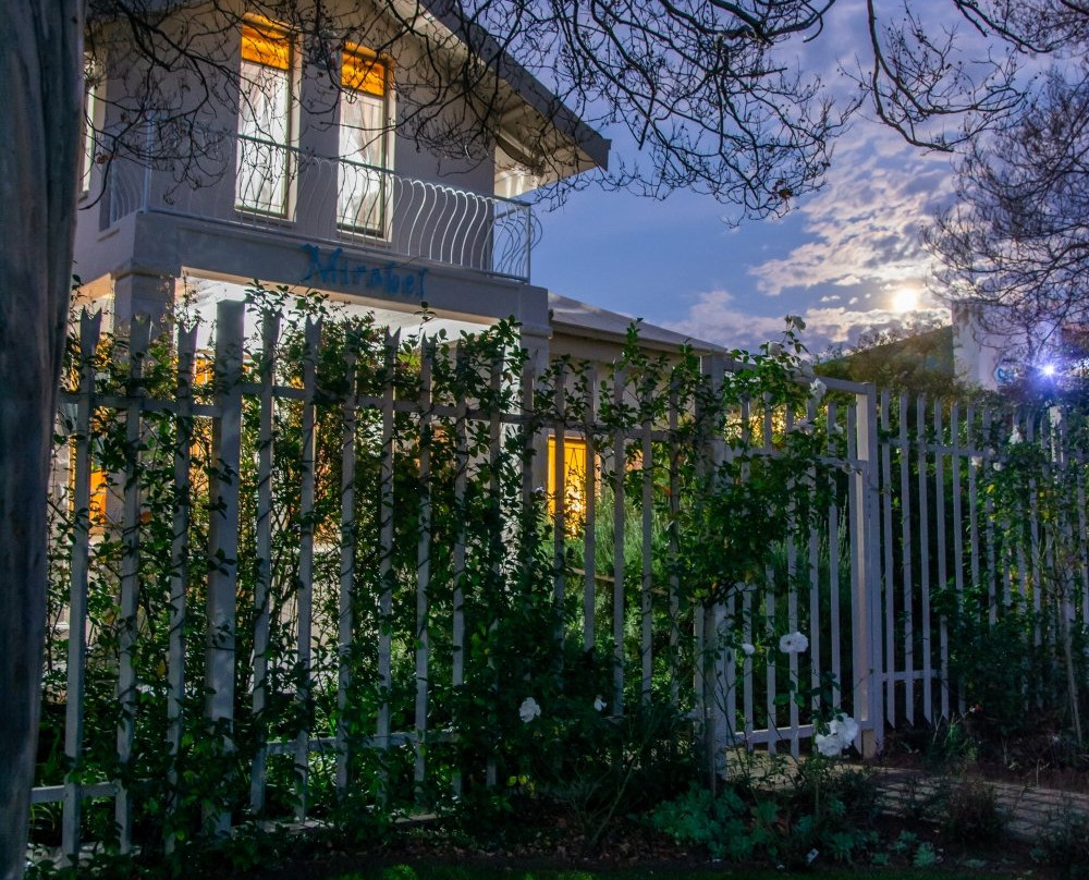 Mirabel Guesthouse主图