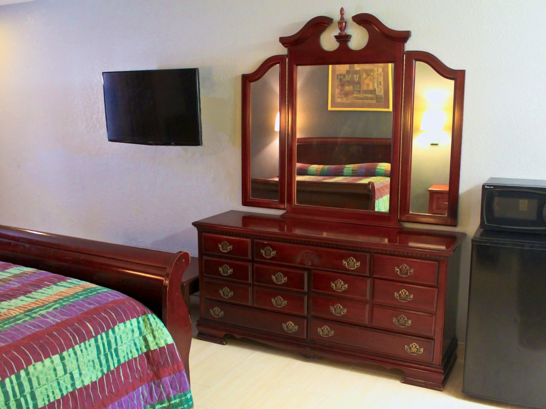 The Shades Motel主图