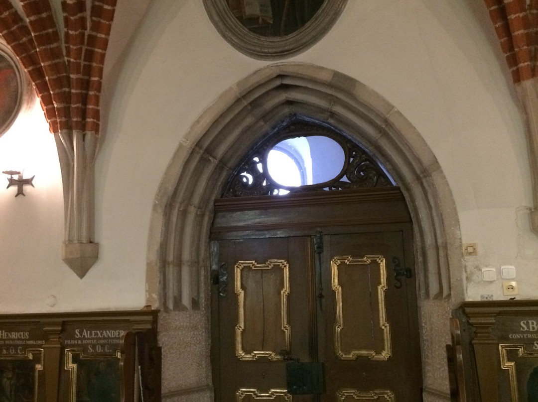 Church of the Blessed Virgin Mary and St Nicholas-Lad必去景点