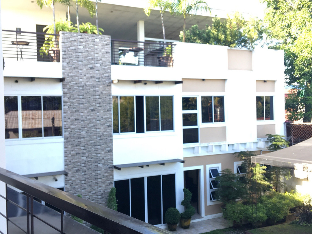 Alan Sr. Residences