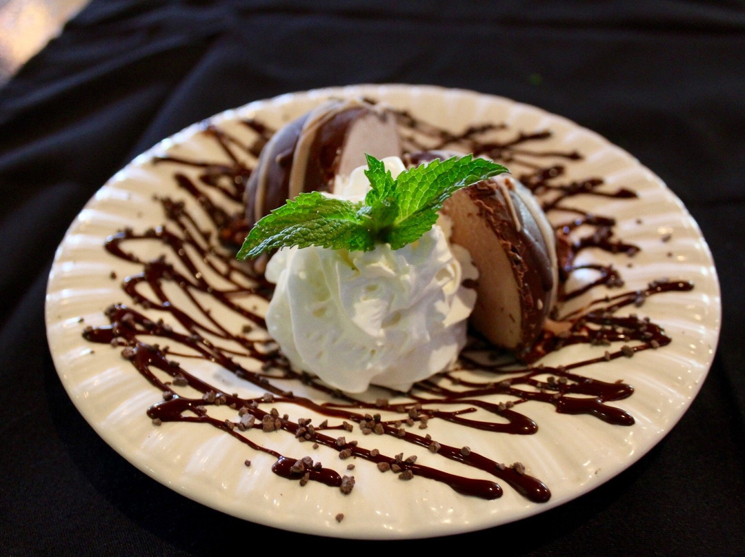 嘉年餐馆和美食-Bella Luna Ristorante