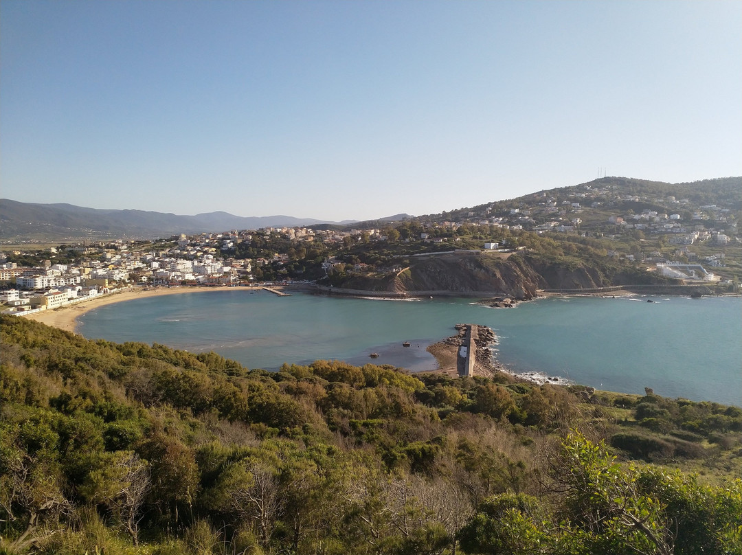 Fort Genois-塔巴卡必去景点