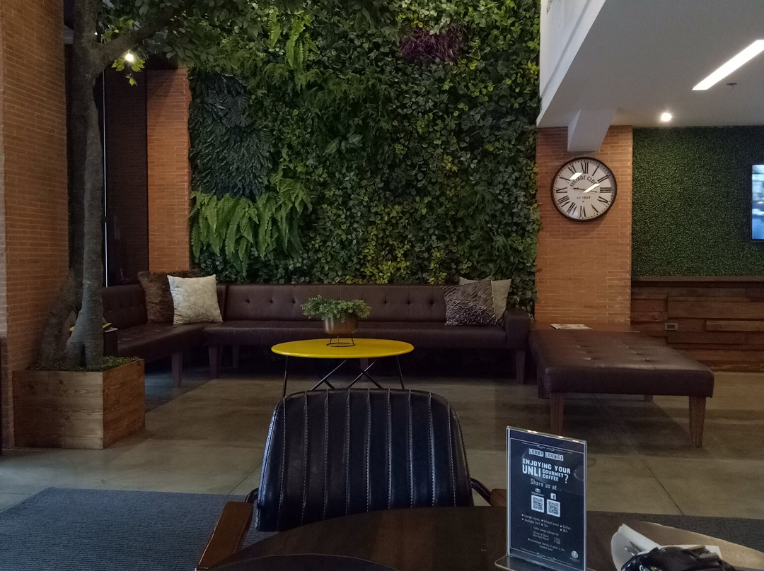 U Hotels Makati主图