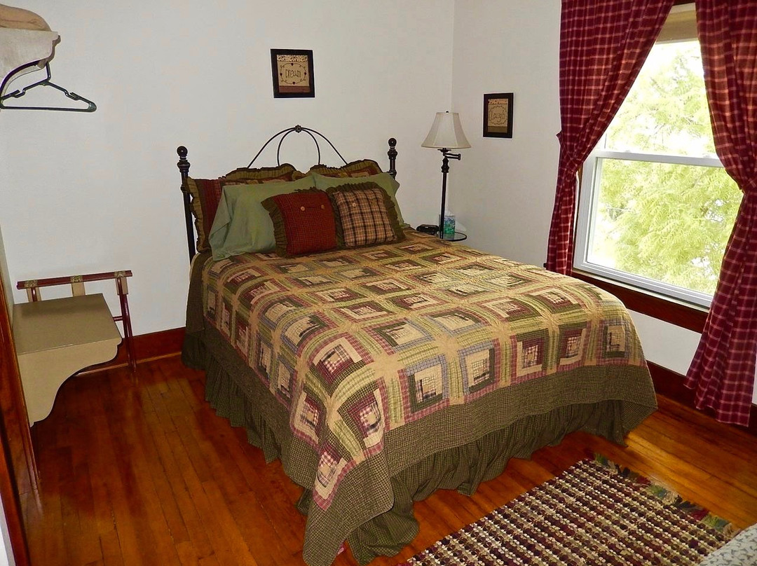 Molly's Manor B&B主图