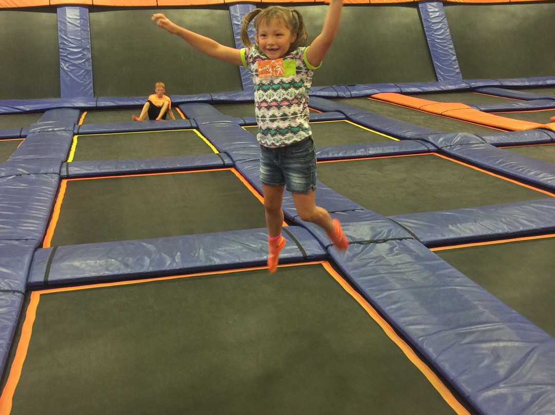 Sky Zone Trampoline Park景点图片