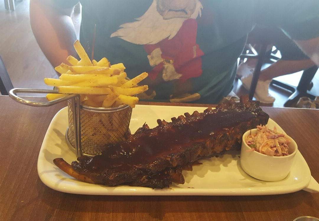 Bronco's Bar-B-Q & Ribshack