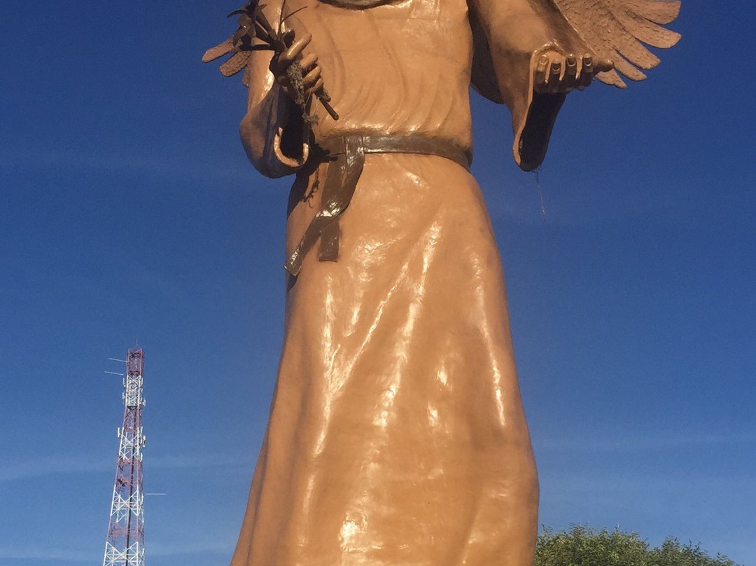 Bandeirantes旅游景点-Statue of Angel Gabriel