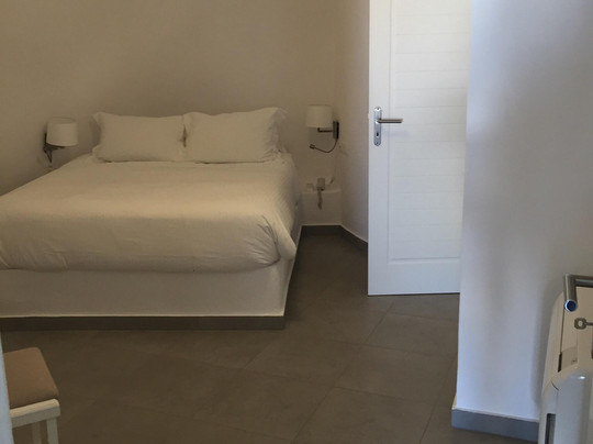 the White, Santorini-费拉必去景点