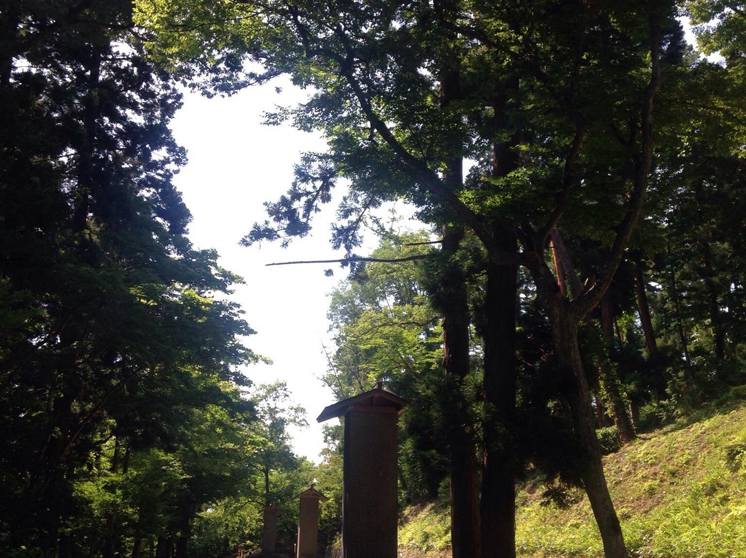 Aizuhanshu Matsudaira Family Grave-会津若松市必去景点