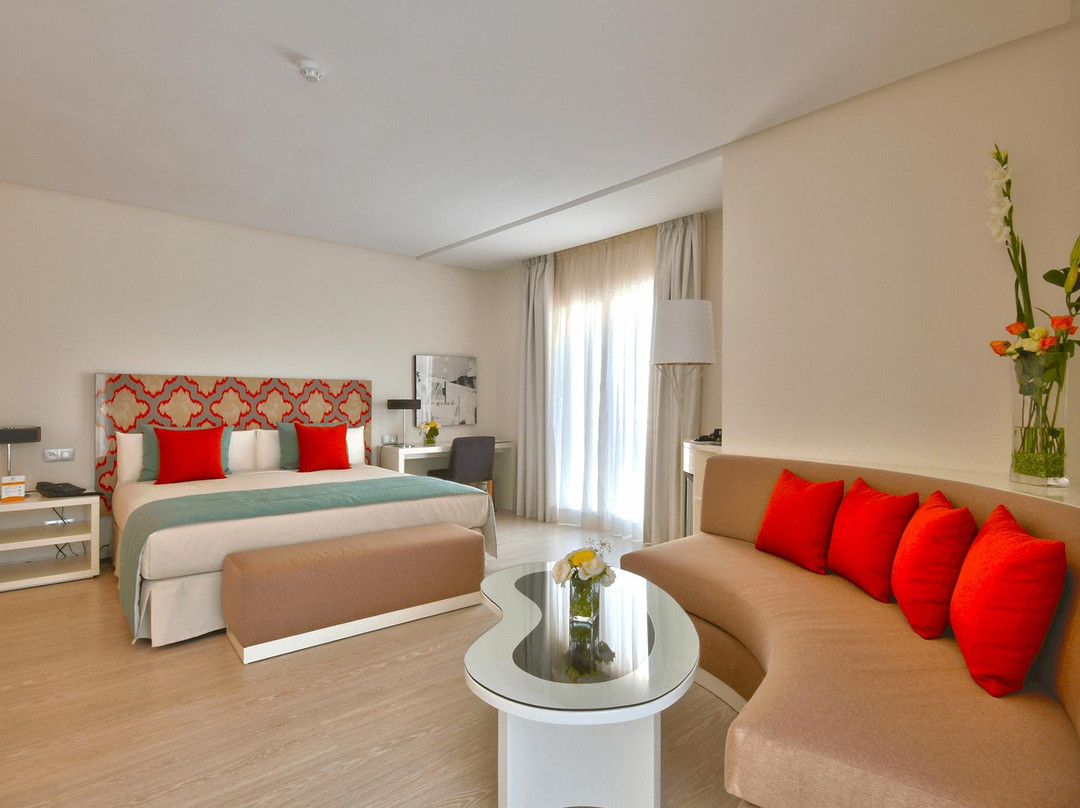 阿尔满达里酒店