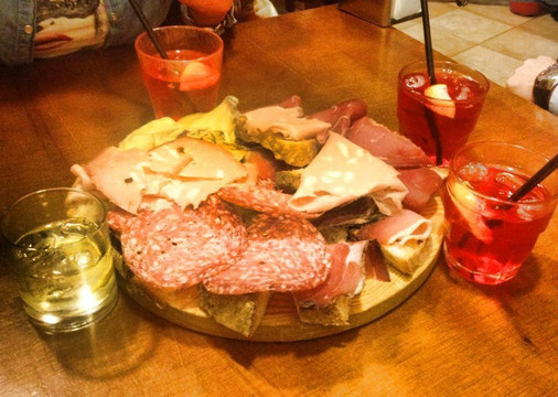 rifugio Guado Liscia-阿尼奥内必去景点