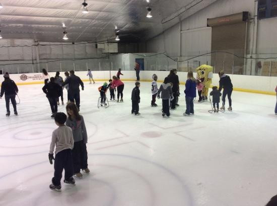 Rocket Ice Skating Rink-Bolingbrook必去景点