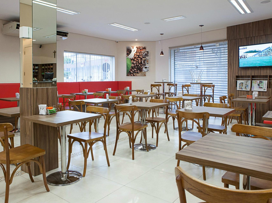 Padaria E Confeitaria Favaretto