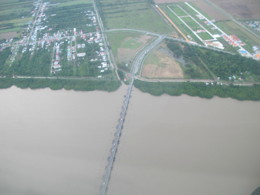 Demerara Harbour Bridge景点图片