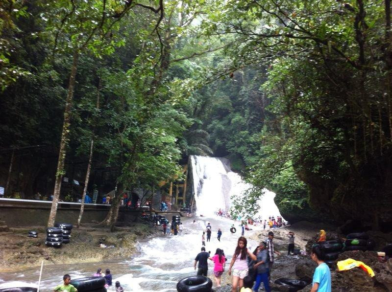 Parangloe Waterfall景点图片