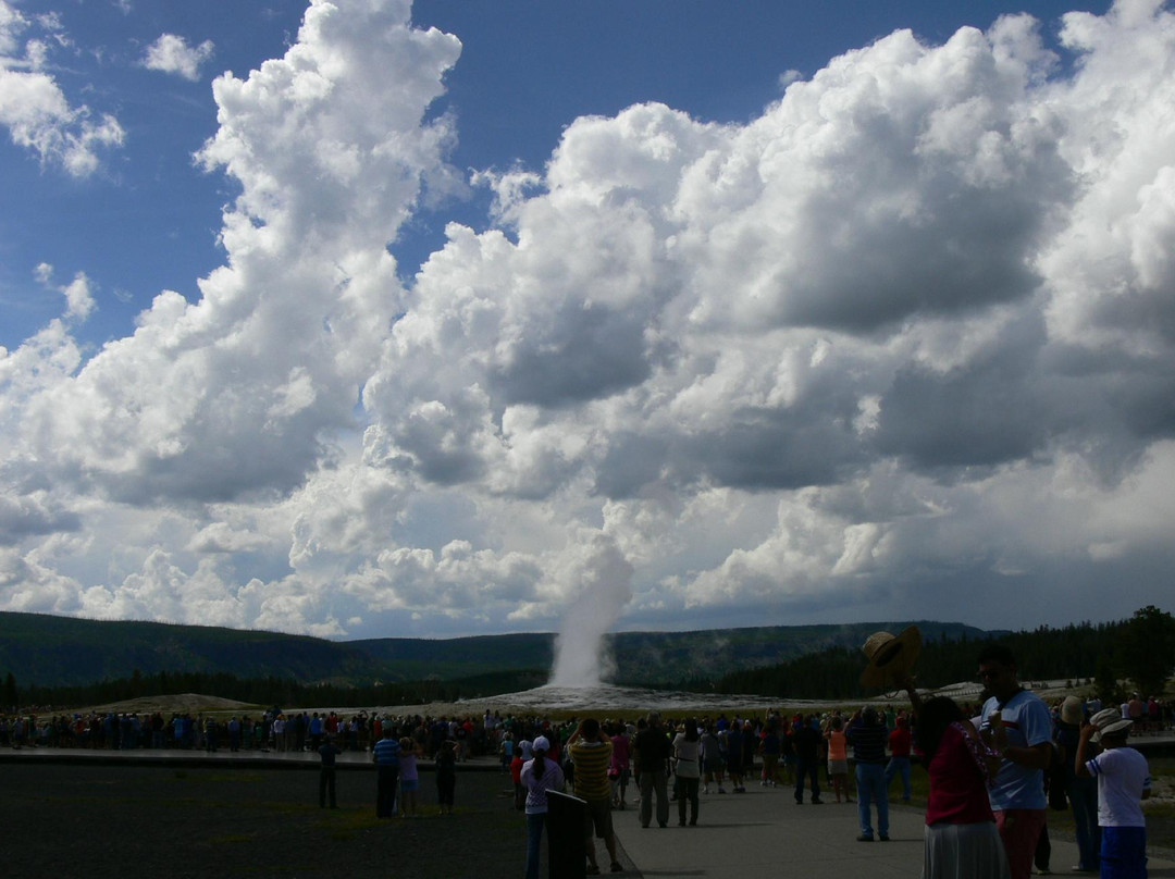 老忠实泉酒店-黄石国家公园必去景点