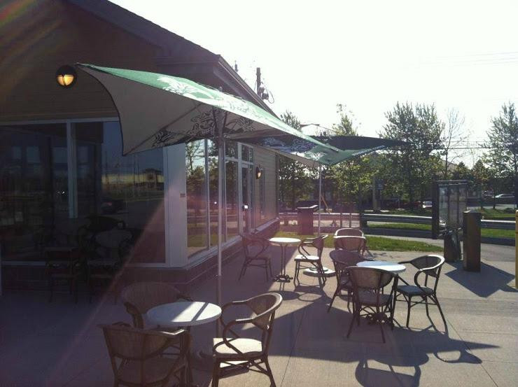 Hatchet Lake餐馆和美食-Starbucks