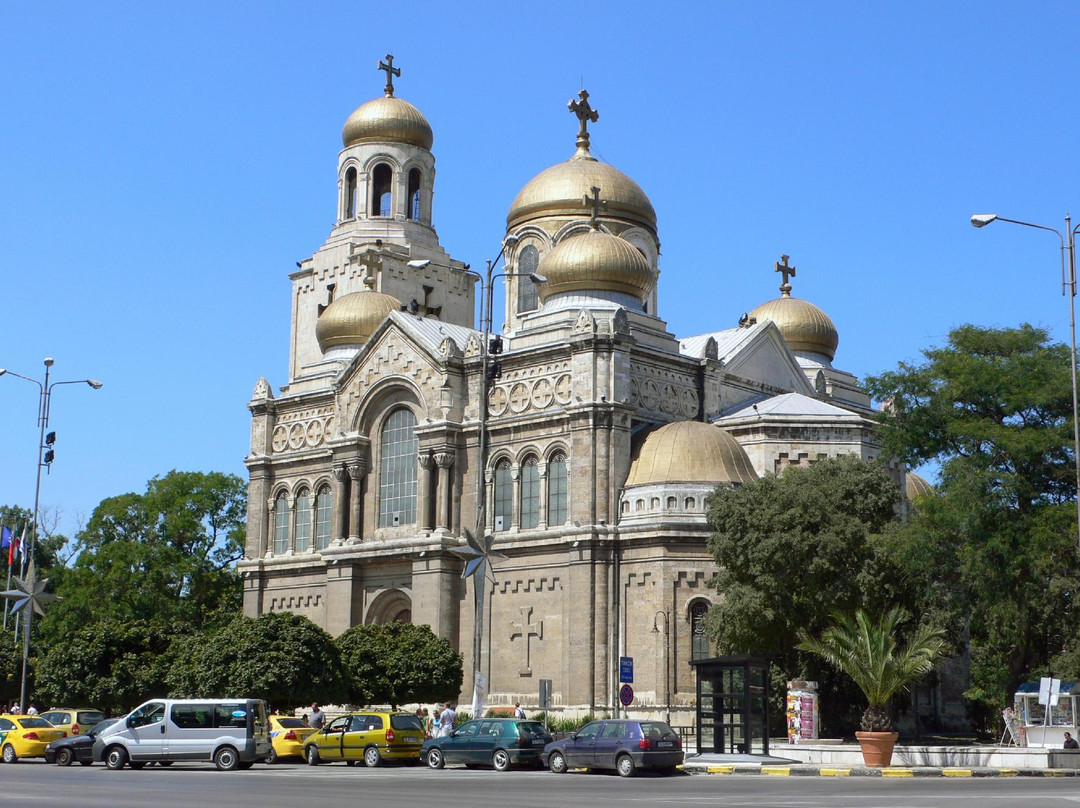 Cathedral of the Assumption of the Virgin-瓦尔纳必去景点