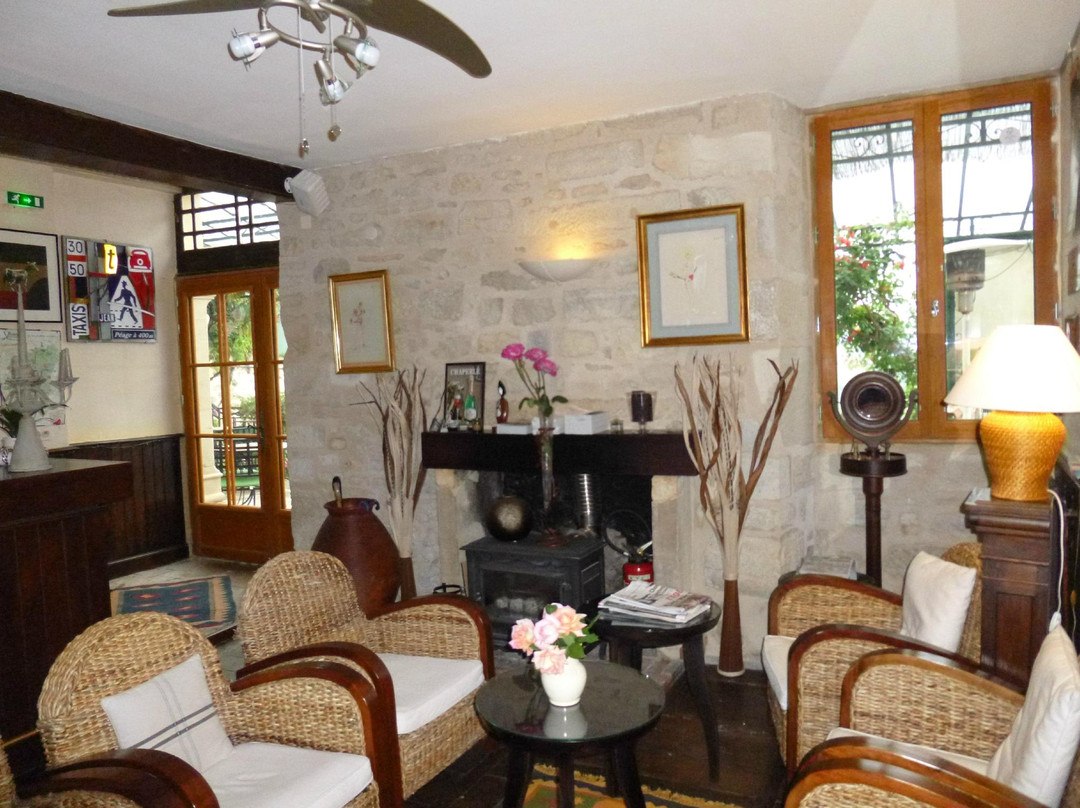 Hotel Le Saint Robert主图