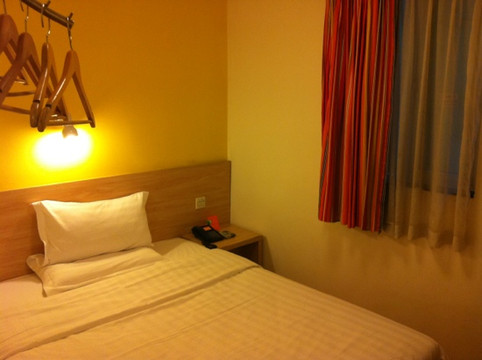 7天酒店·重庆解放碑上清寺中心店主图