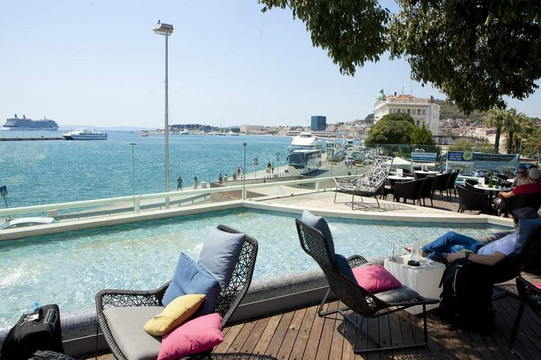 Inbox Day and Night Bar-斯普利特必去景点