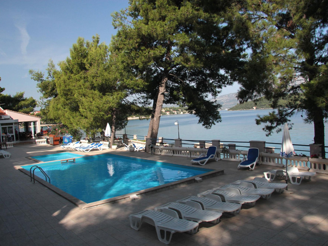 Lina Apartments