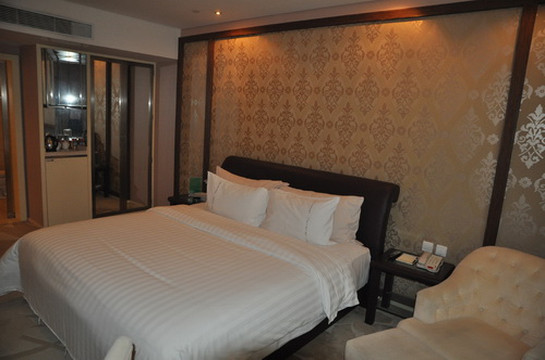 曼克顿酒店主图