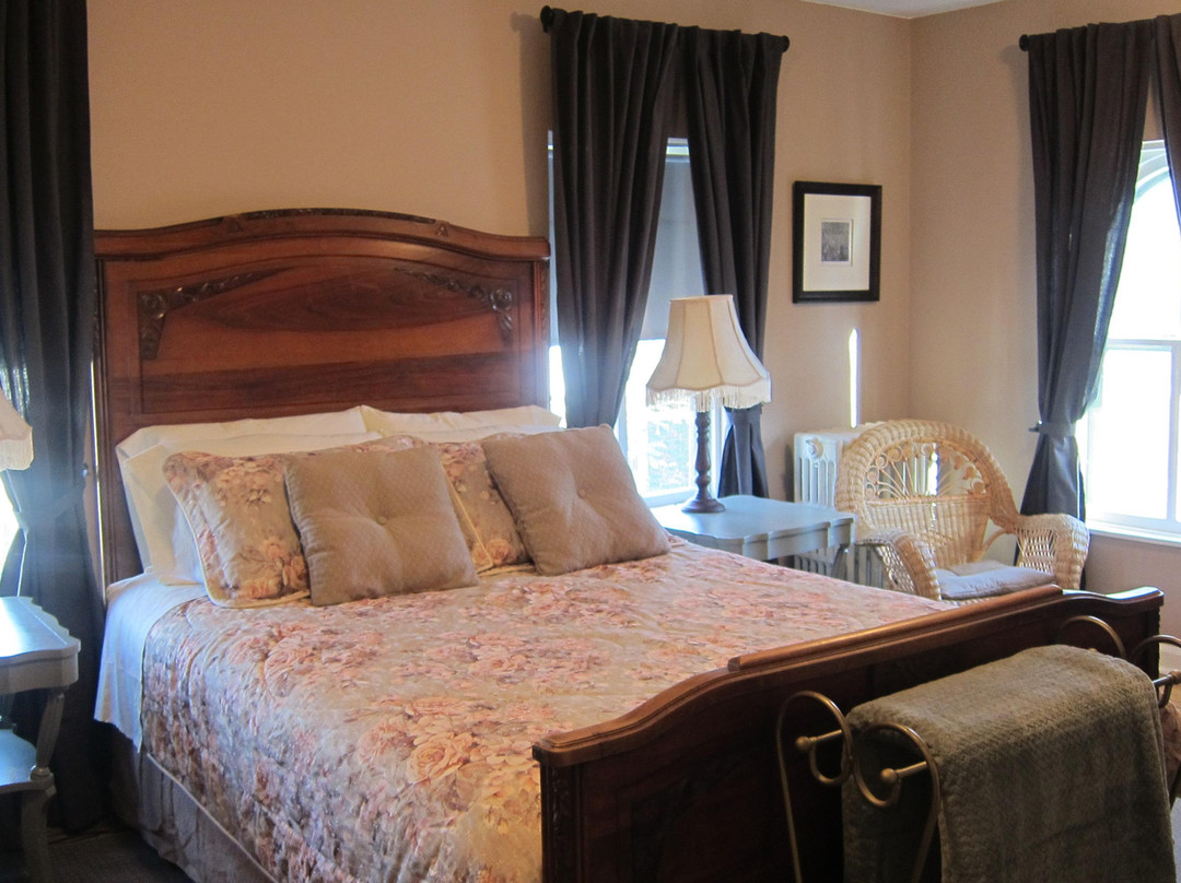 Inn of the Hawke主图