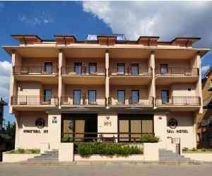 克里斯塔尔酒店主图