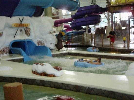 Avalanche Bay Indoor Waterpark景点图片