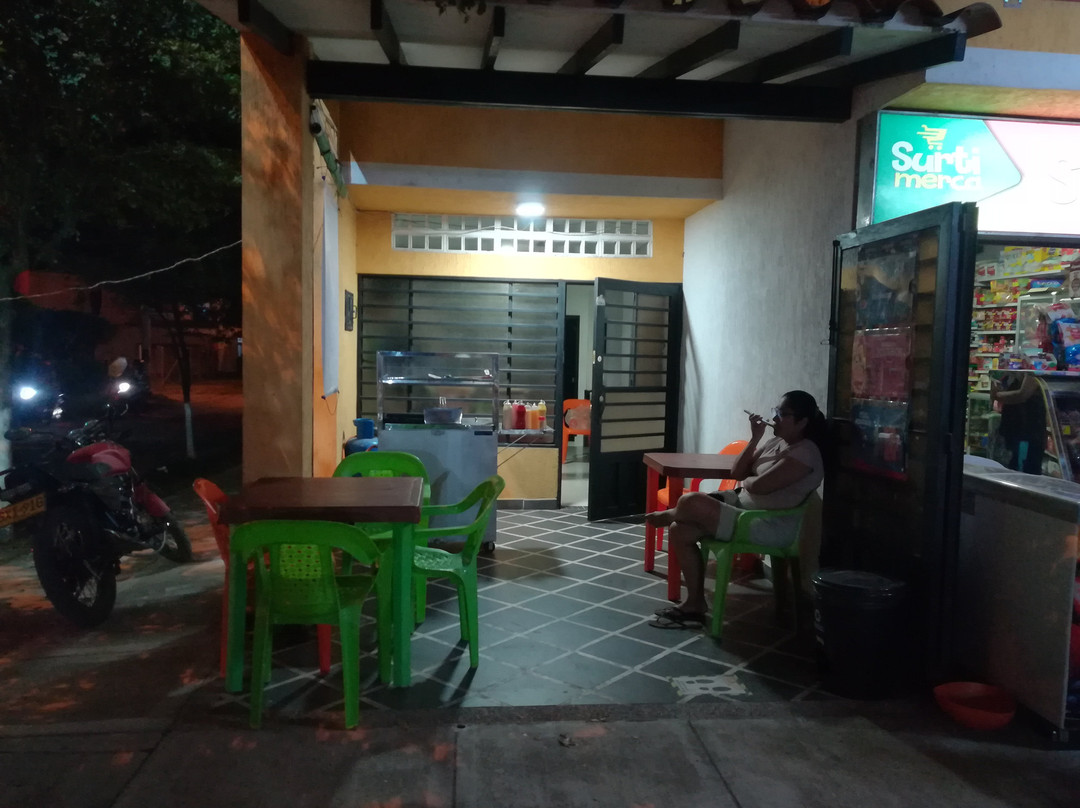 Papinchos Dog and Burger