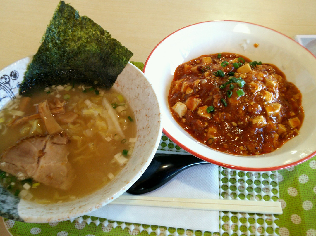 上海邨 ゆりあげ港朝市メイプル館