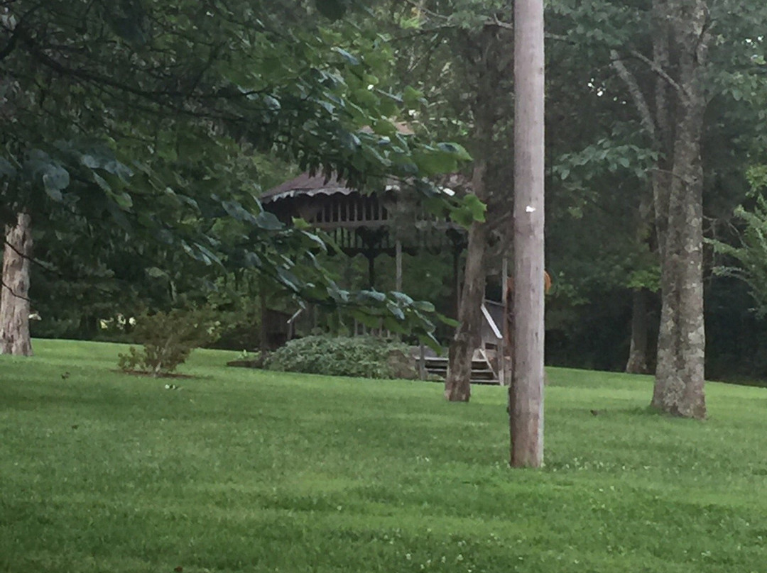 Singing Hills Inn